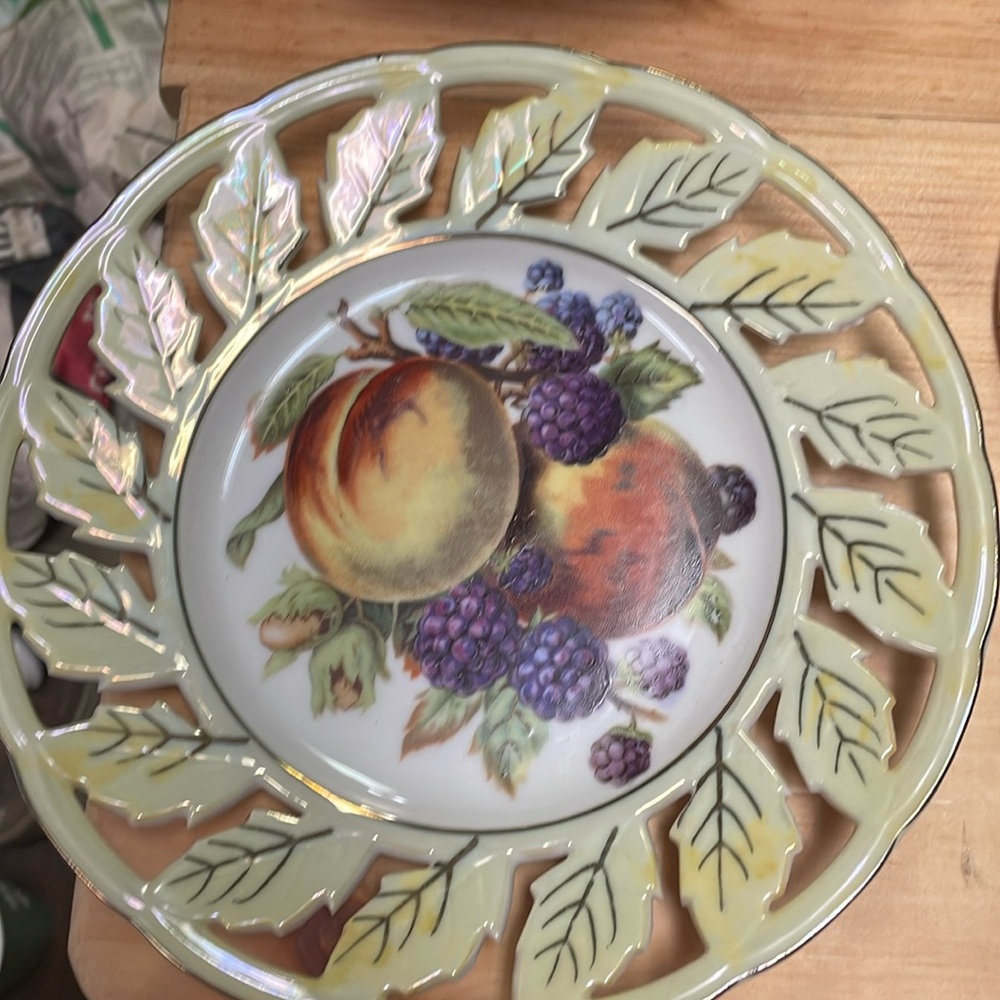 Royal Halsey Decorative Fruit Plate with Leaf Design